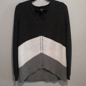 Just Polly New York Gray and Cream 3 Tone Lightweight Sweater Size L
